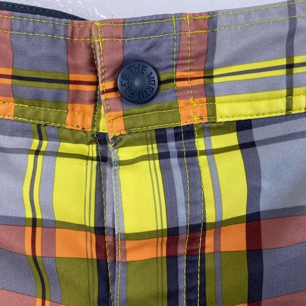 The north Face Plaid Board‎ swim Shorts Men’s size 36